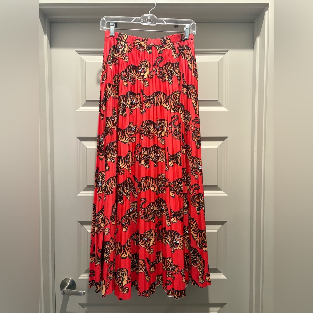 Dressed in LALA Don't Let Them Tame You Pleated Midi Skirt - Picture 6 of 8